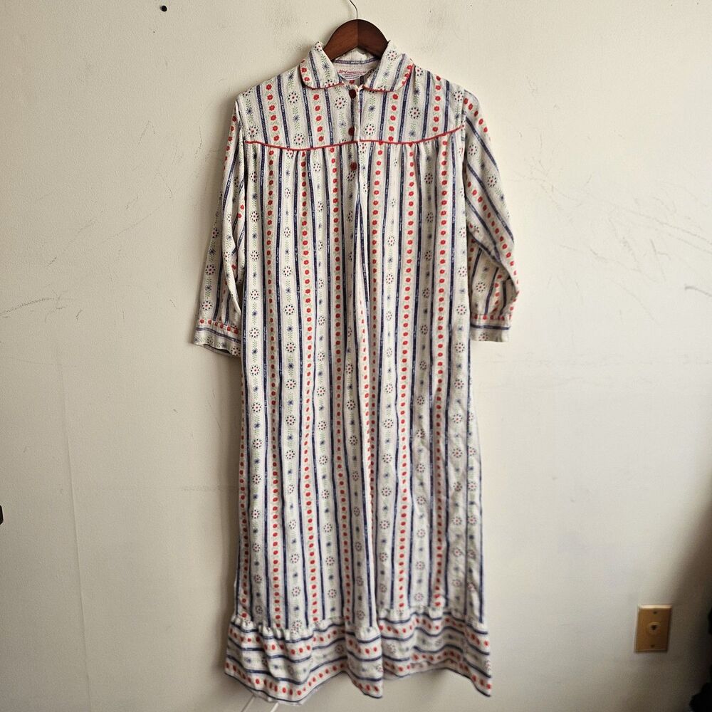 Vintage 20th Century Wear Flannel Nightgown M 100% Cotton Hearts Floral Striped